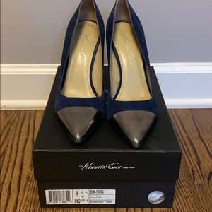 Kenneth Col Navy suede pumps